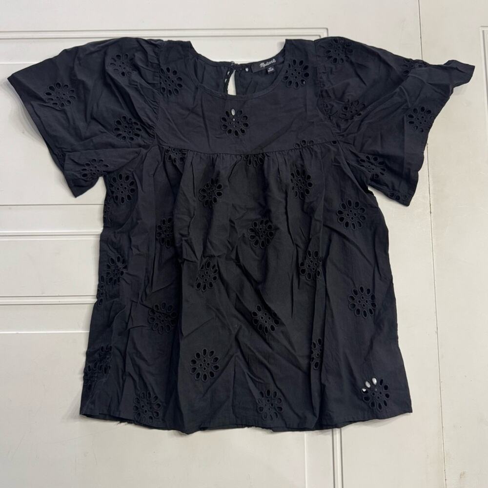 Madewell Women’s Sz XS Black Embroidered Floral Flutter Ruffle Sleeve Top Blouse - Picture 2 of 7